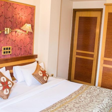 Hotel Deccan Royaale, Shivajinagar ปูเน่ ภายนอก รูปภาพ