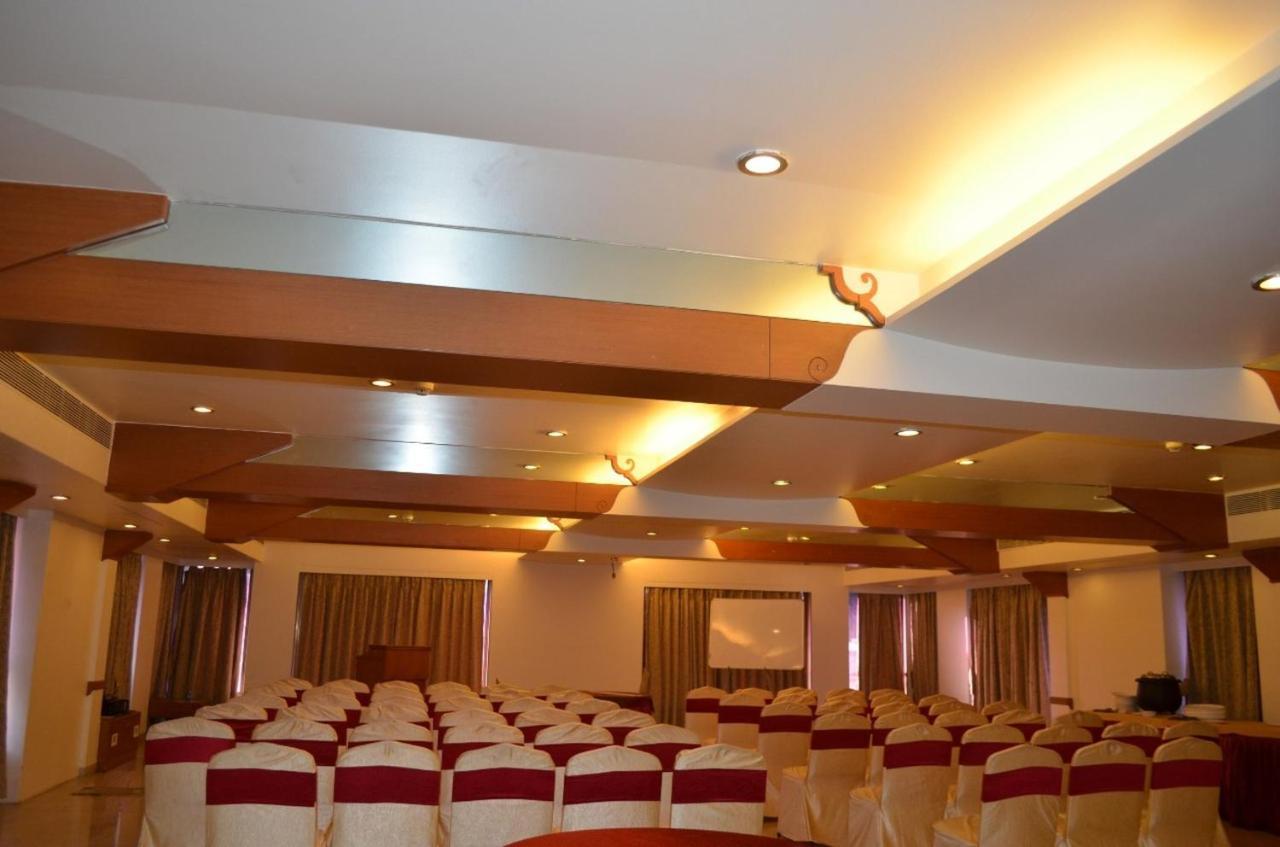 Hotel Deccan Royaale, Shivajinagar ปูเน่ ภายนอก รูปภาพ