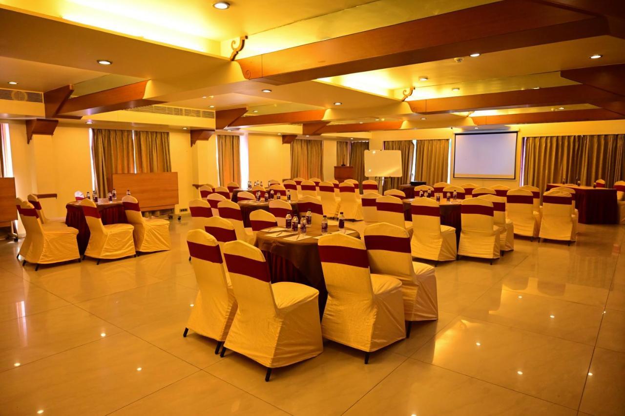 Hotel Deccan Royaale, Shivajinagar ปูเน่ ภายนอก รูปภาพ