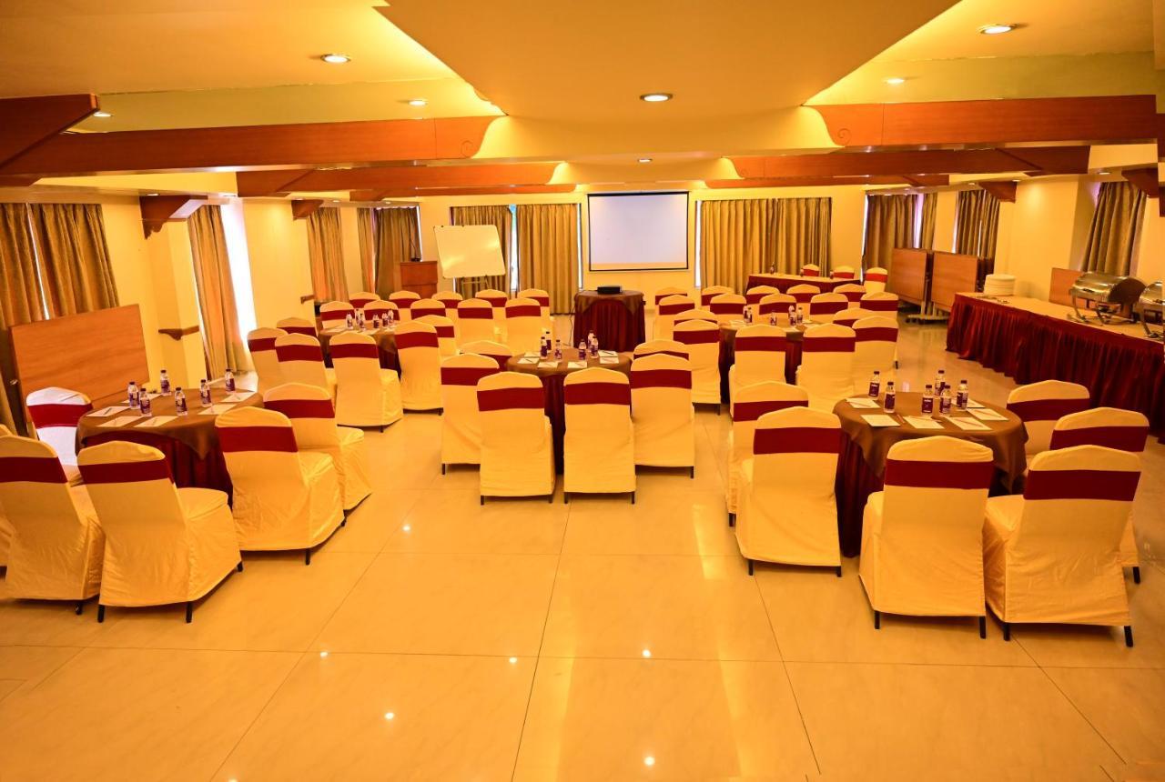 Hotel Deccan Royaale, Shivajinagar ปูเน่ ภายนอก รูปภาพ