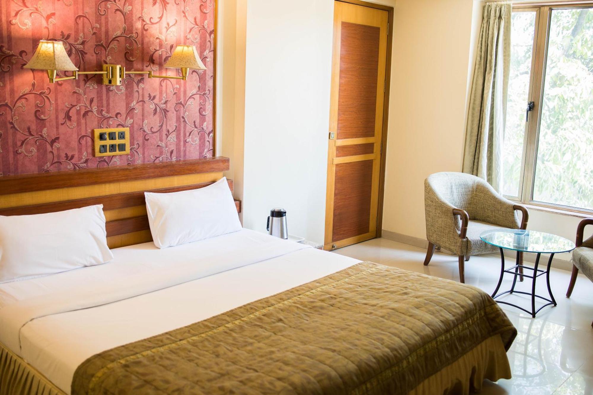 Hotel Deccan Royaale, Shivajinagar ปูเน่ ภายนอก รูปภาพ