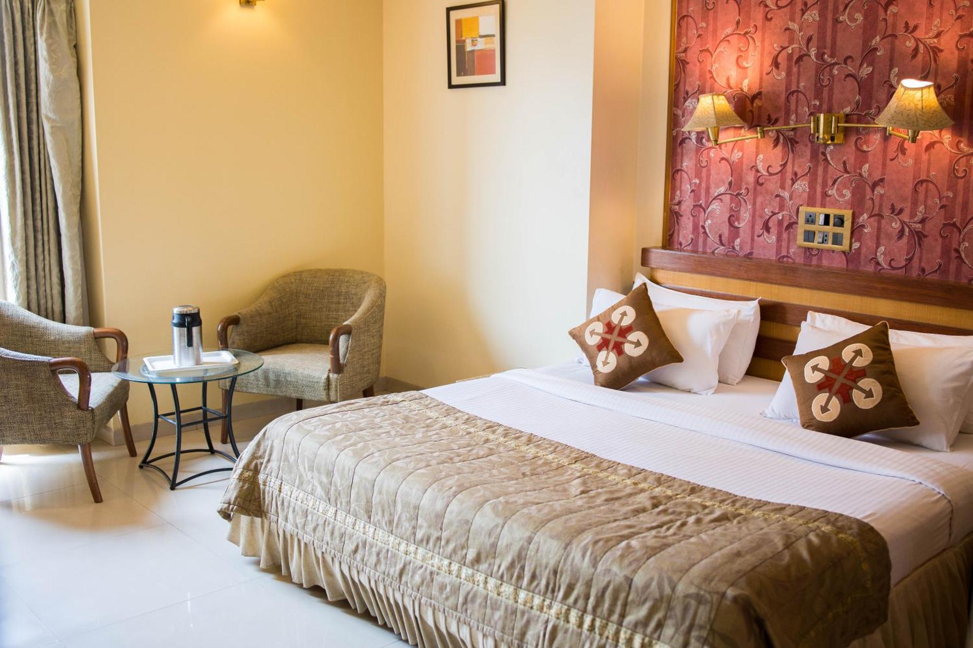Hotel Deccan Royaale, Shivajinagar ปูเน่ ภายนอก รูปภาพ