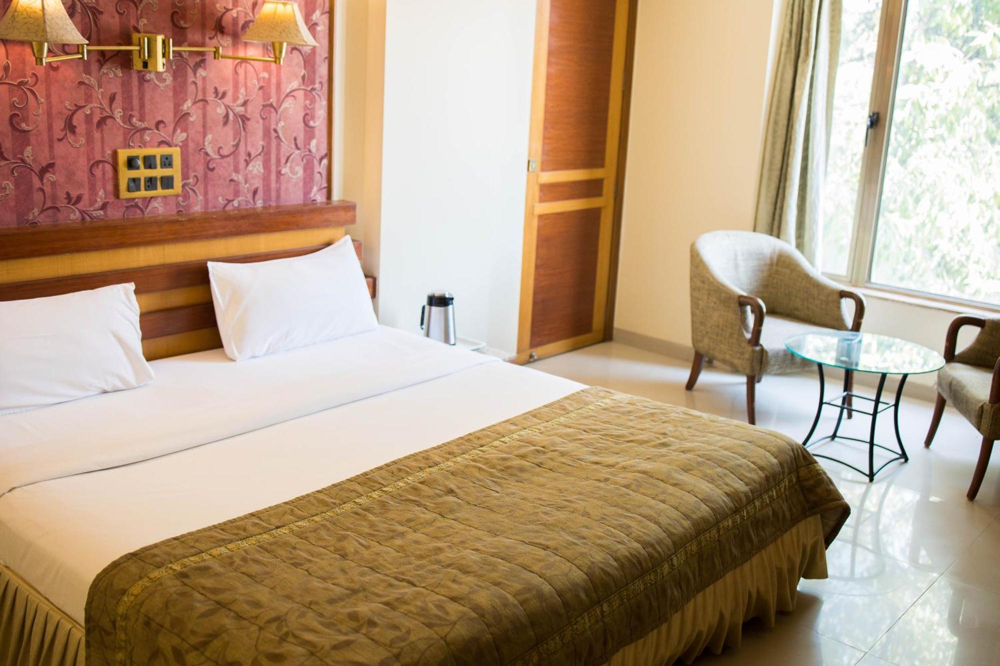 Hotel Deccan Royaale, Shivajinagar ปูเน่ ภายนอก รูปภาพ