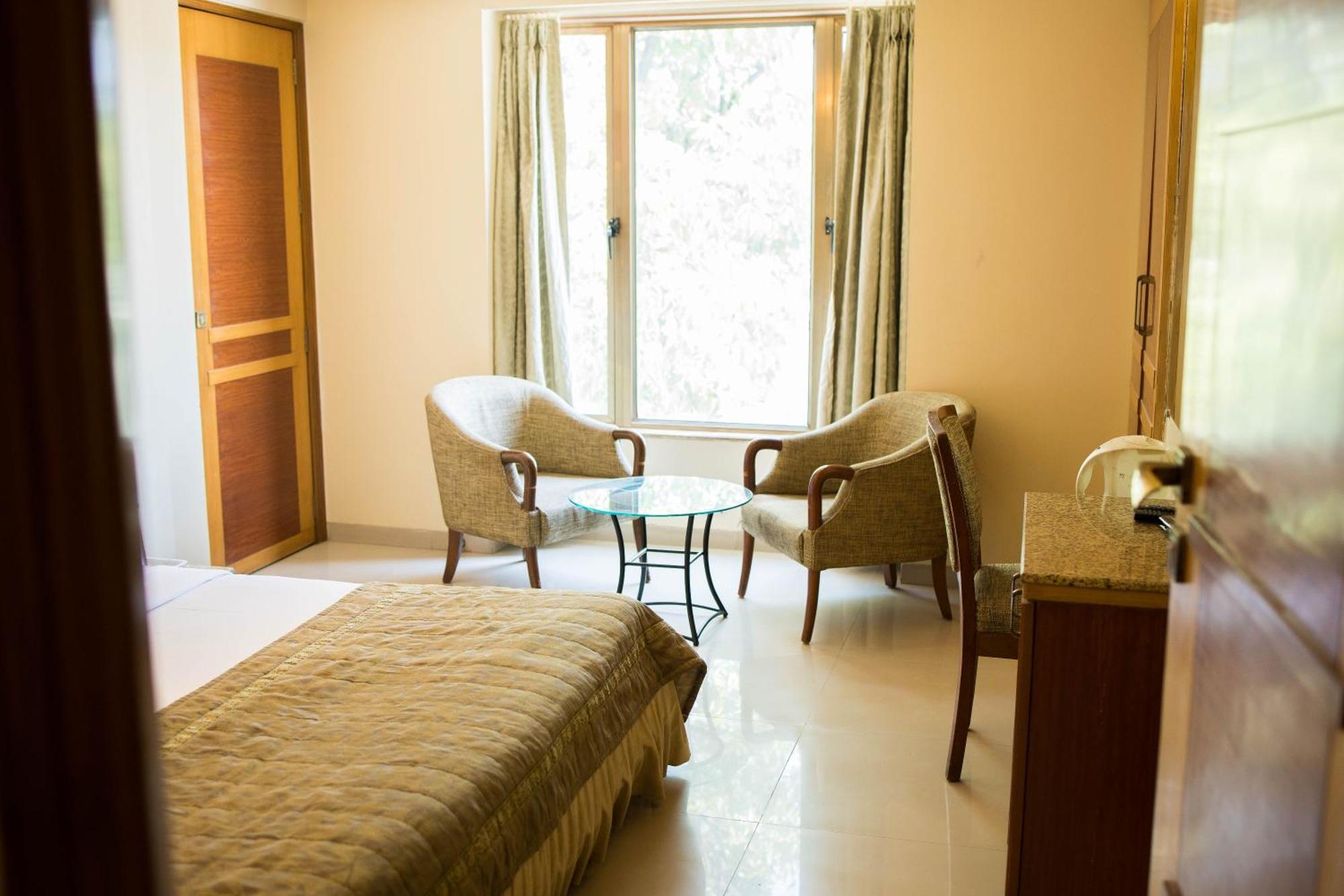 Hotel Deccan Royaale, Shivajinagar ปูเน่ ภายนอก รูปภาพ