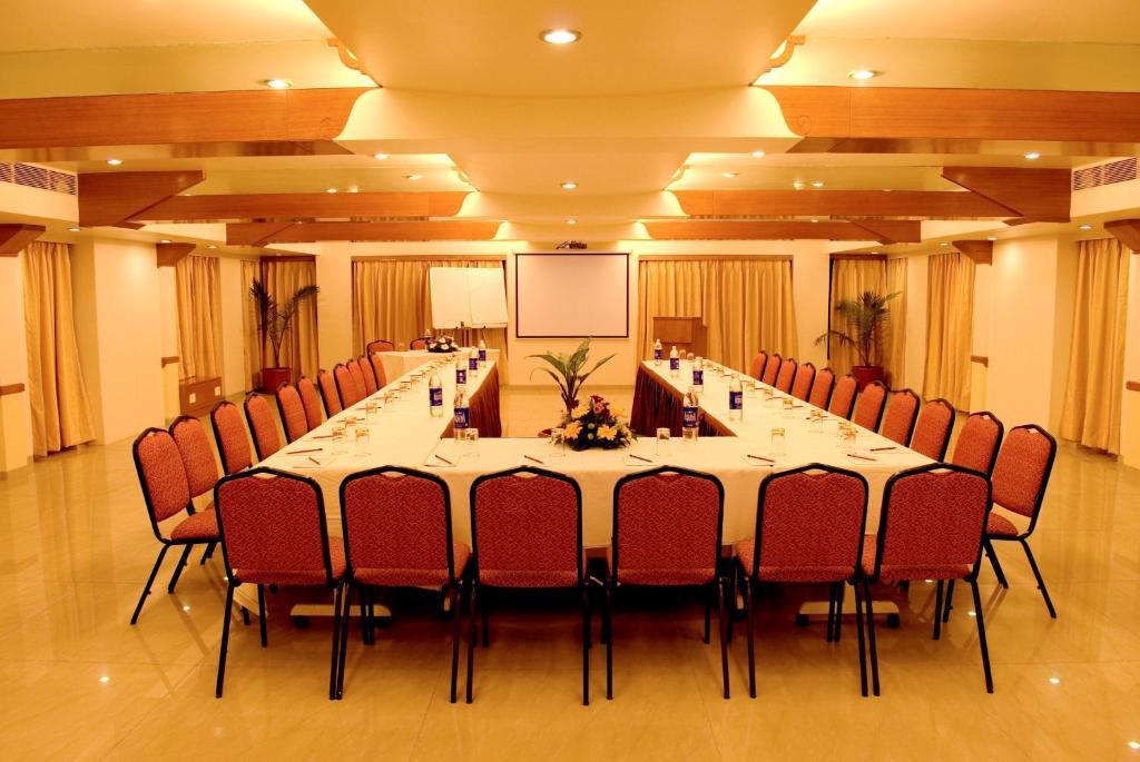 Hotel Deccan Royaale, Shivajinagar ปูเน่ ภายนอก รูปภาพ