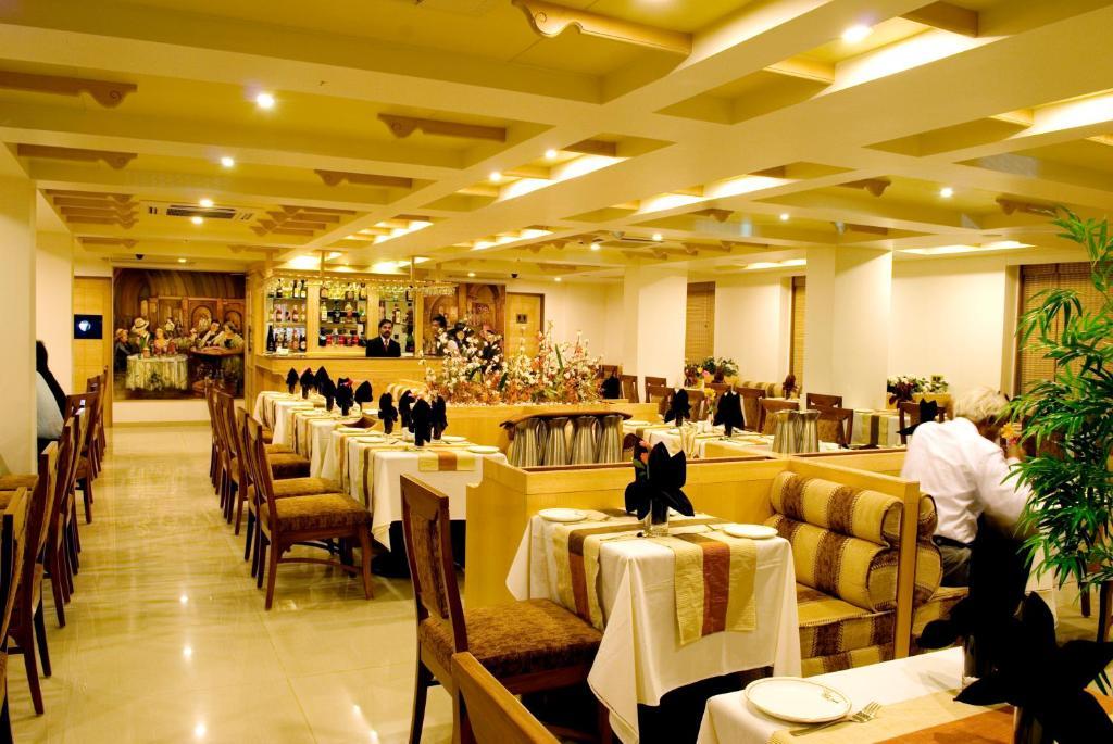 Hotel Deccan Royaale, Shivajinagar ปูเน่ ภายนอก รูปภาพ